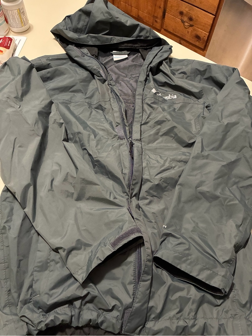 Columbia Men's Hooded Raincoat in Gray